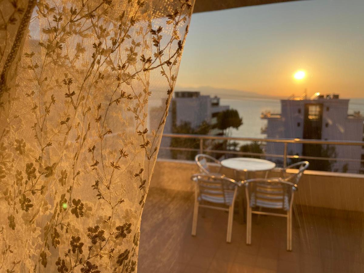 Wave Apartments Saranda Bagian luar foto
