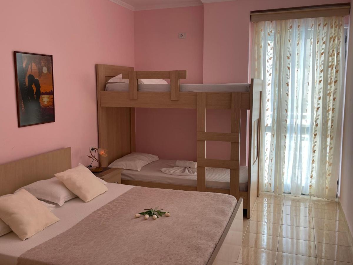 Wave Apartments Saranda Bagian luar foto
