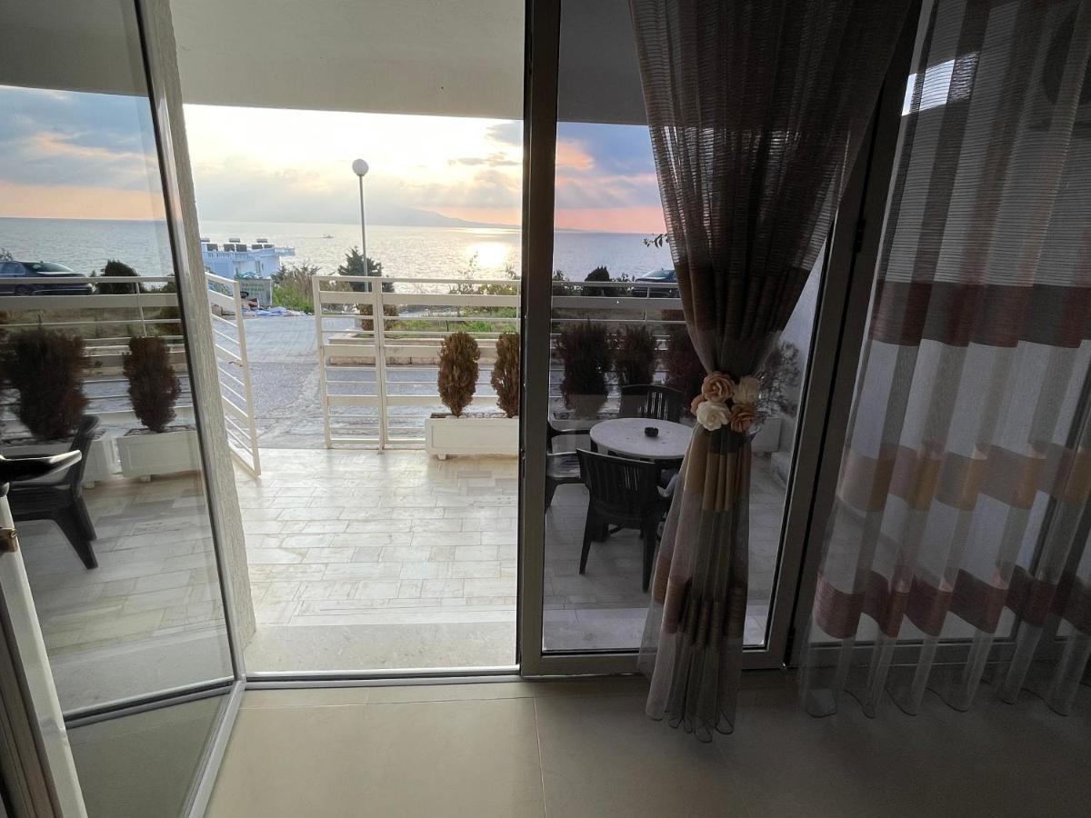 Wave Apartments Saranda Bagian luar foto