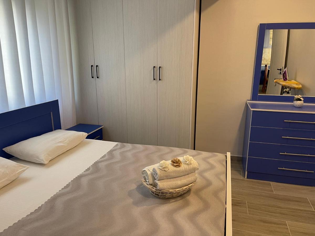 Wave Apartments Saranda Bagian luar foto