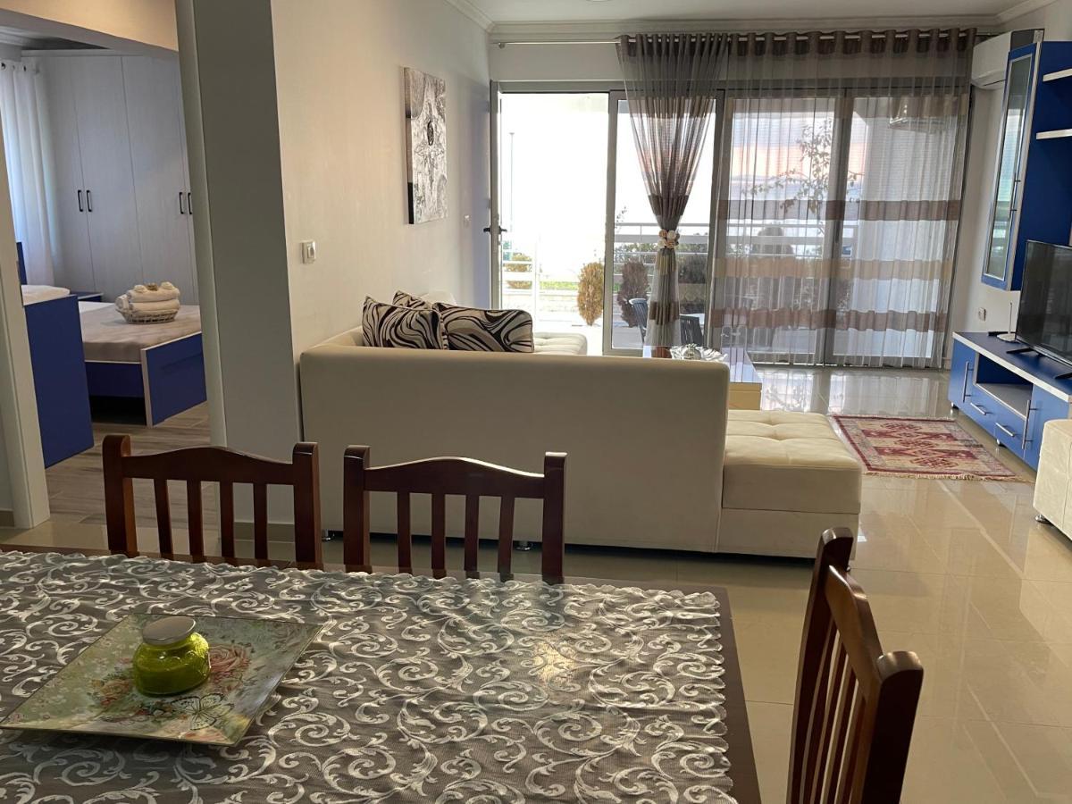 Wave Apartments Saranda Bagian luar foto