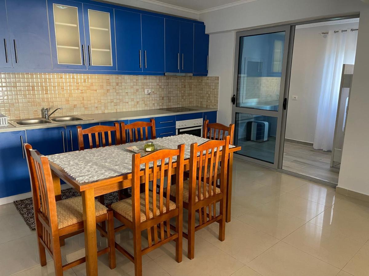 Wave Apartments Saranda Bagian luar foto