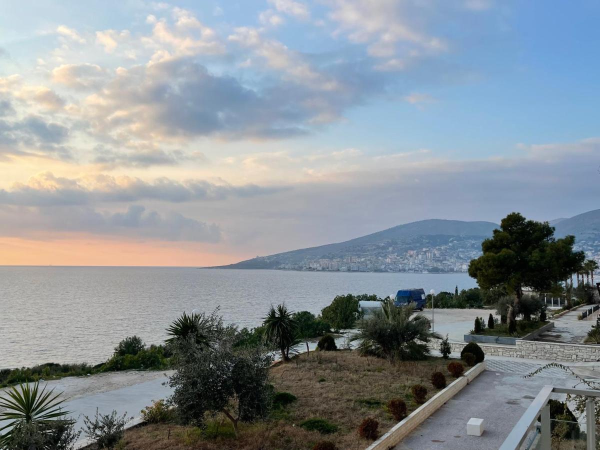 Wave Apartments Saranda Bagian luar foto