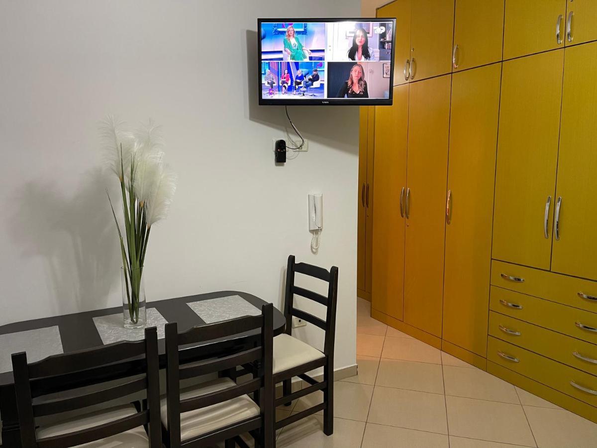 Wave Apartments Saranda Bagian luar foto