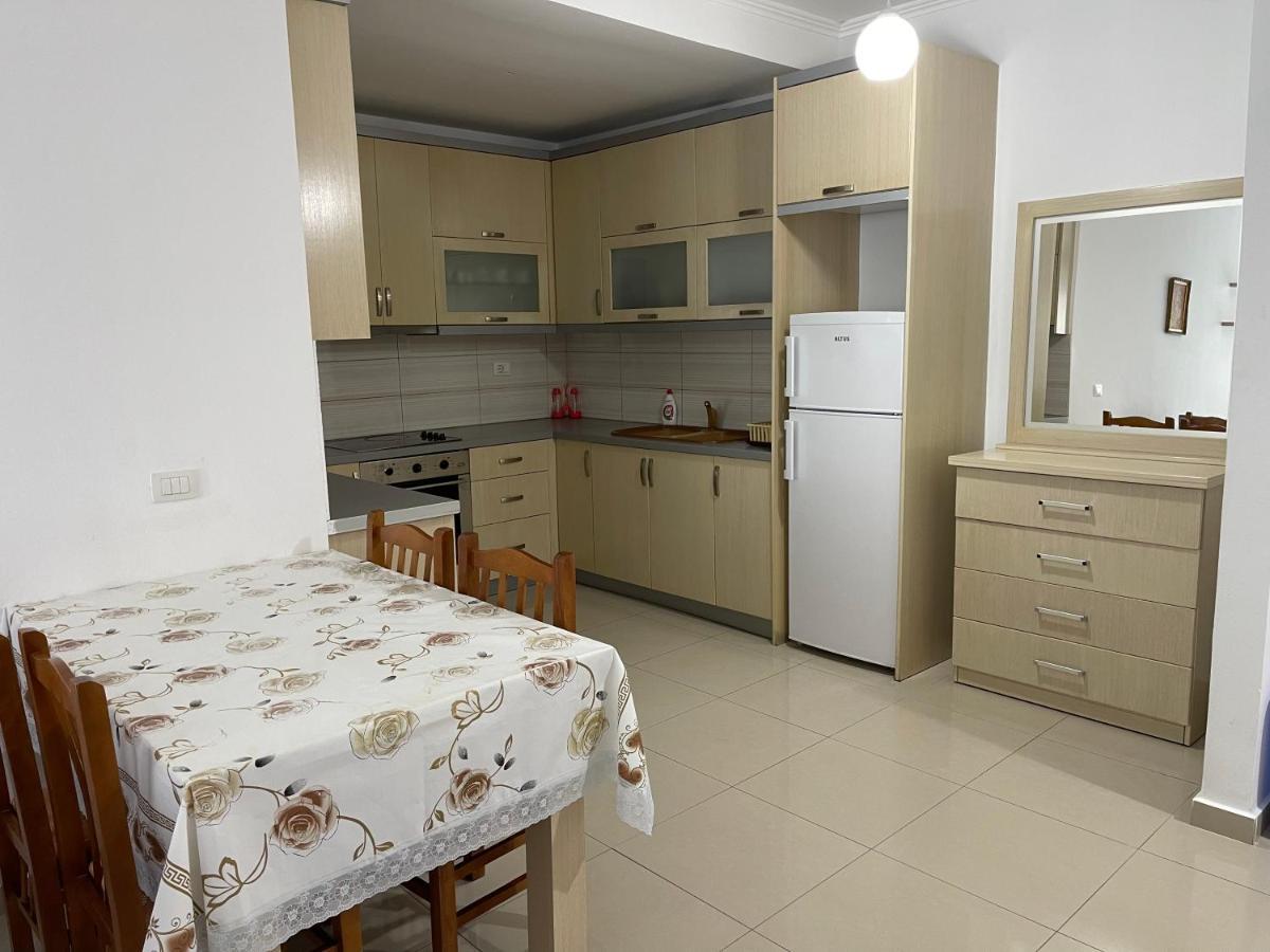 Wave Apartments Saranda Bagian luar foto