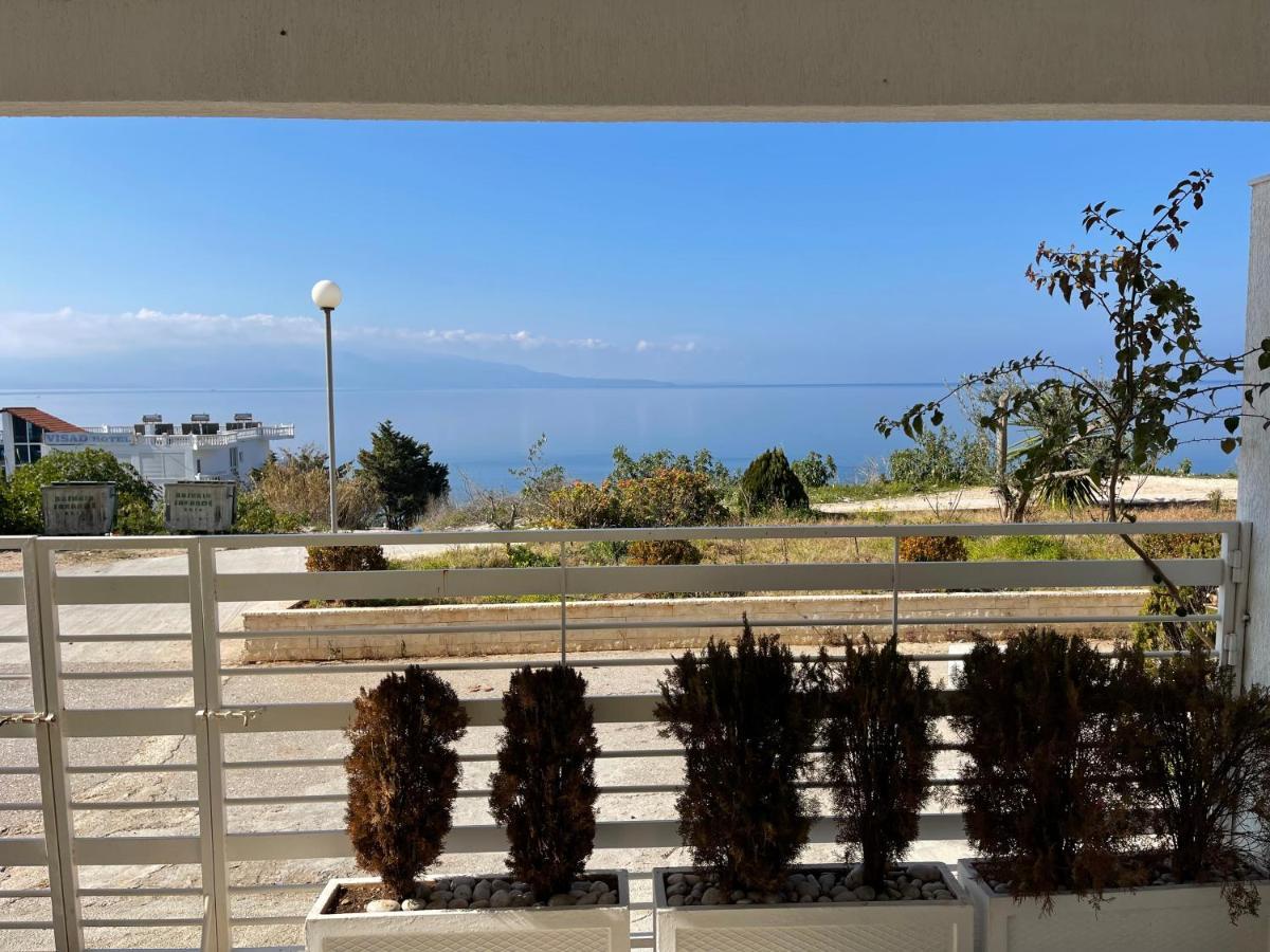 Wave Apartments Saranda Bagian luar foto