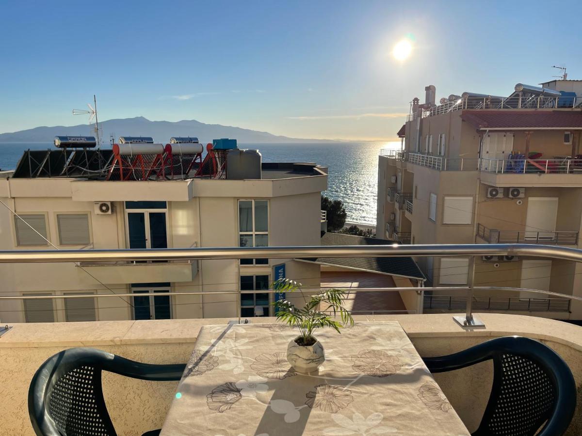 Wave Apartments Saranda Bagian luar foto