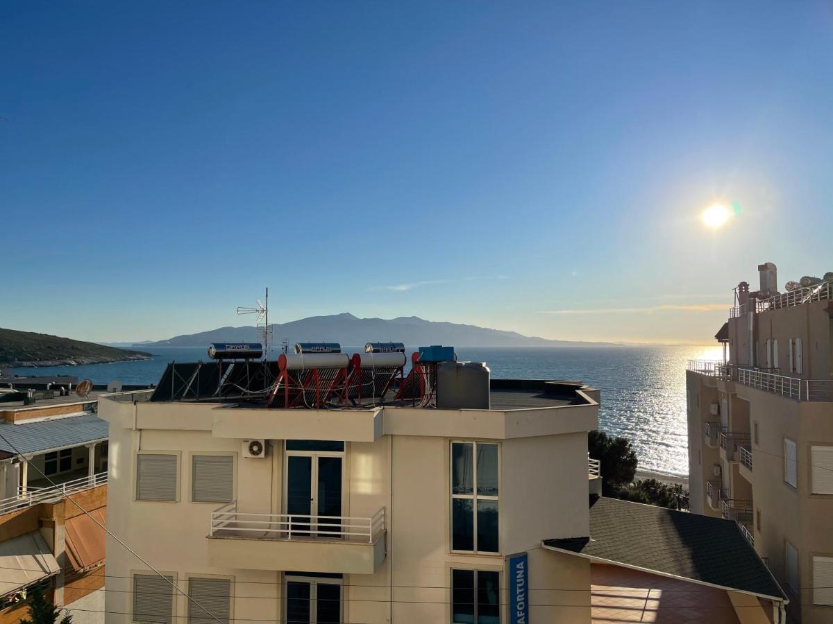 Wave Apartments Saranda Bagian luar foto