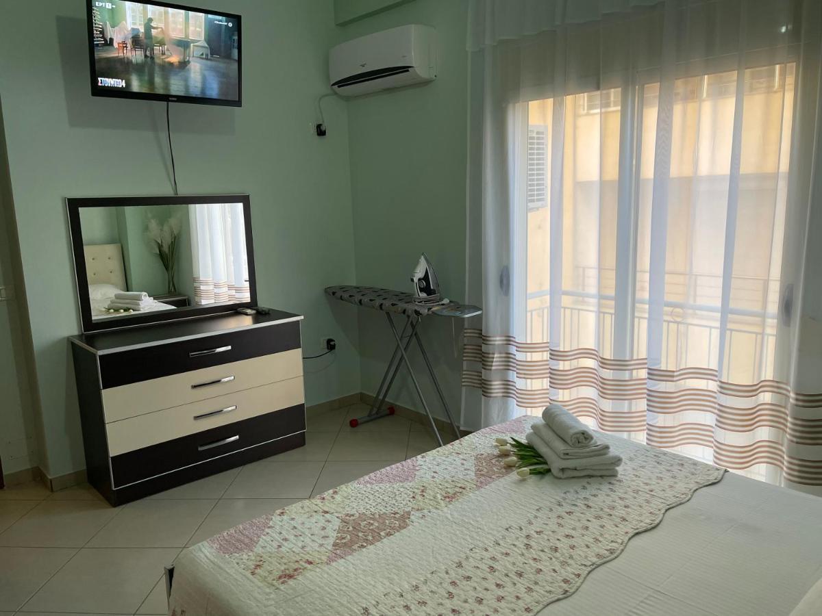 Wave Apartments Saranda Bagian luar foto