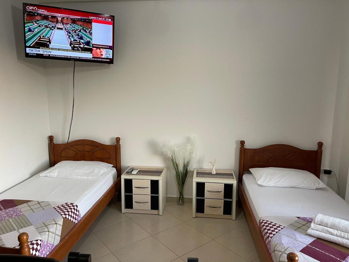 Wave Apartments Saranda Bagian luar foto