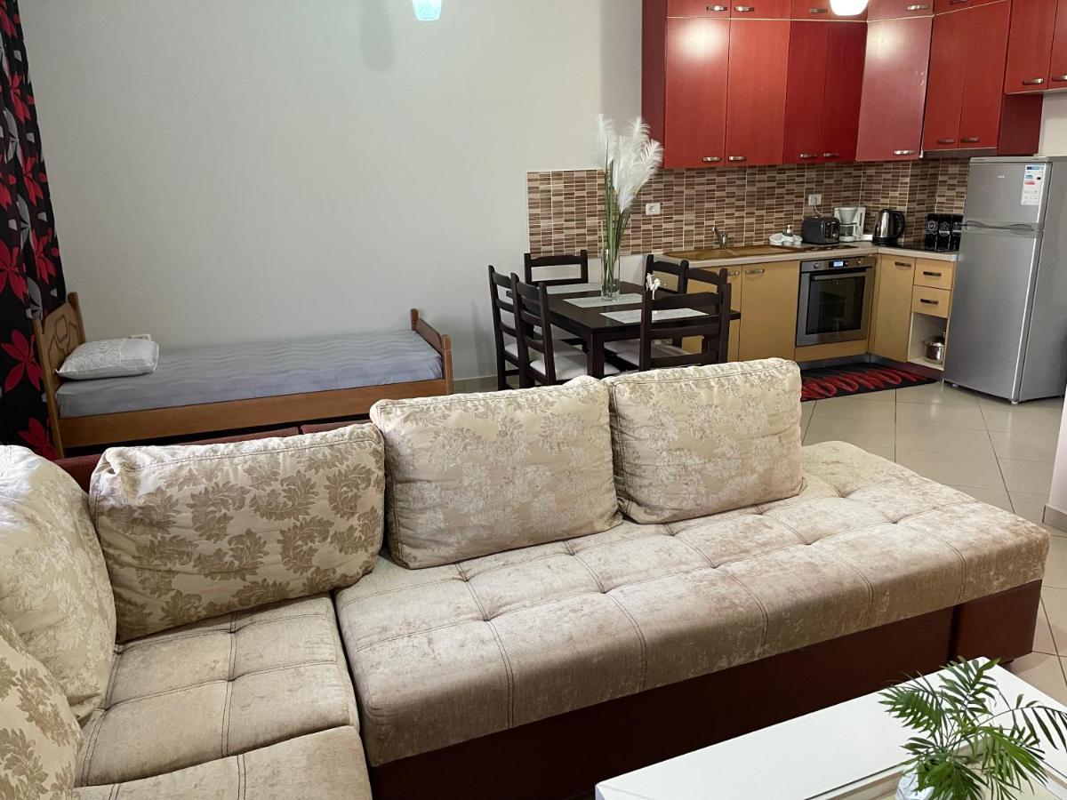 Wave Apartments Saranda Bagian luar foto