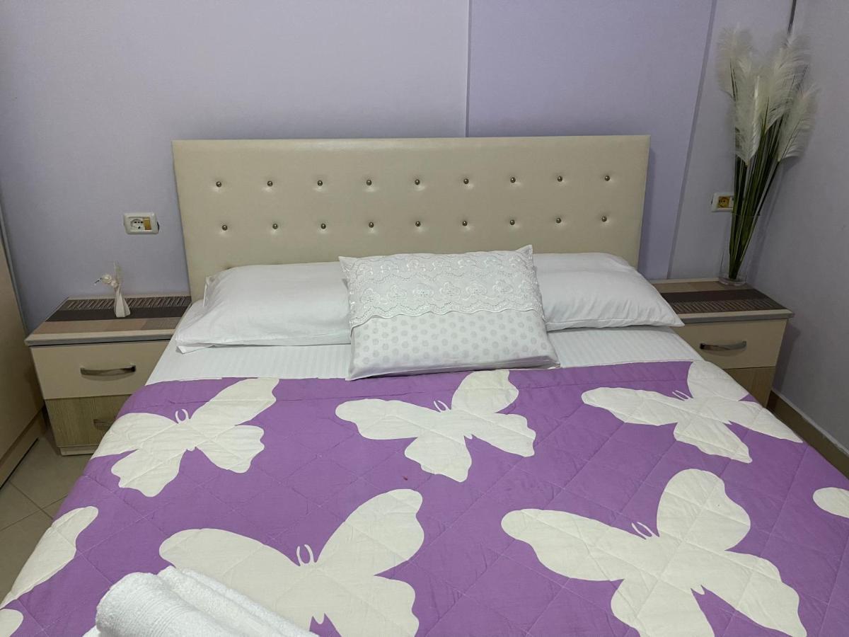 Wave Apartments Saranda Bagian luar foto
